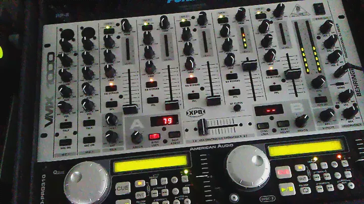 Behringer VMX1000 Pro DJ Mixer