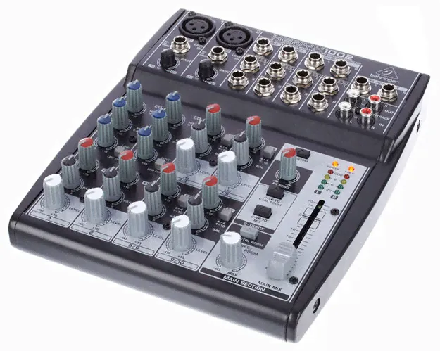 Аналоговый микшер Behringer XENYX 1002