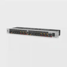 Кроссовер 2/3-полосный стерео, 4-полосный моно с лимитерами Behringer CX3400 V2