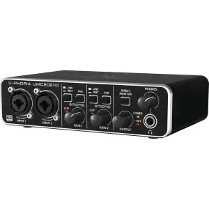 Behringer UMC202HD аудиоинтерфейс