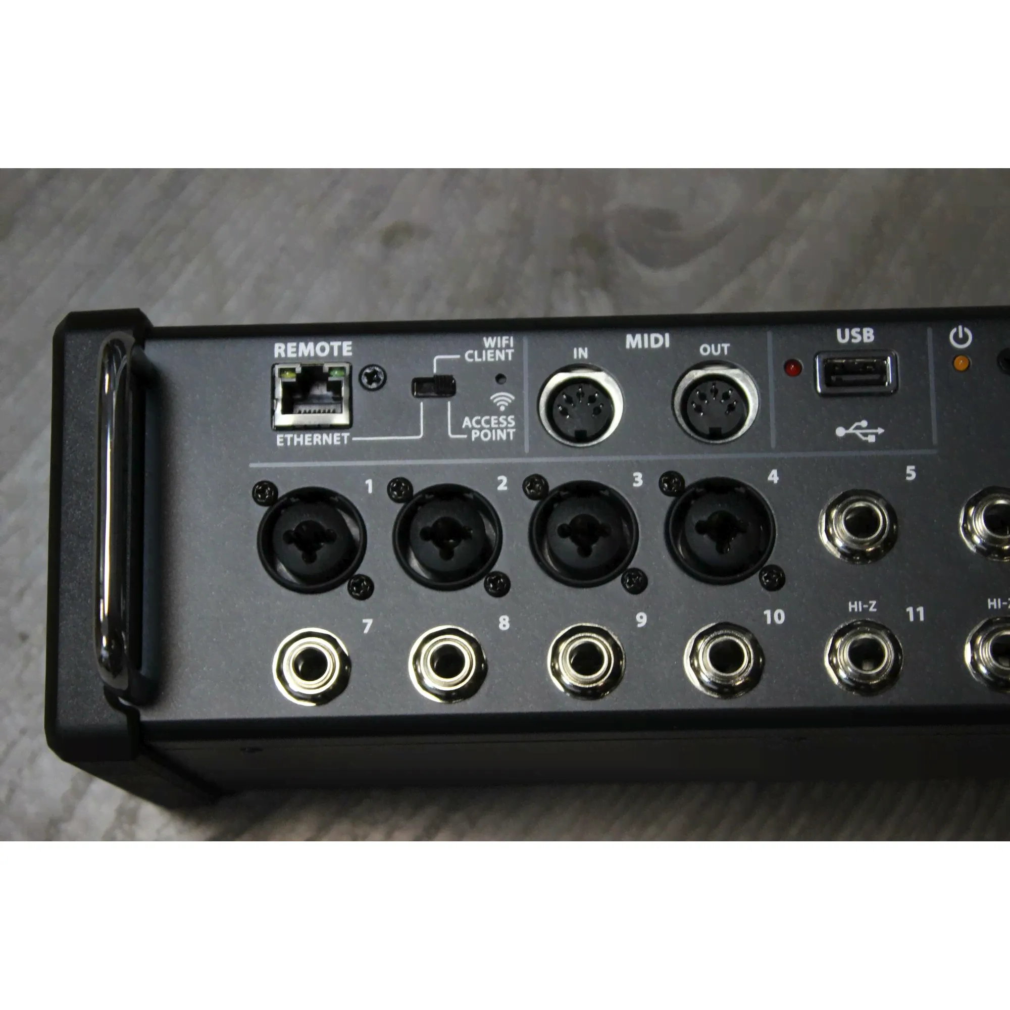Behringer Behringer XR12-3