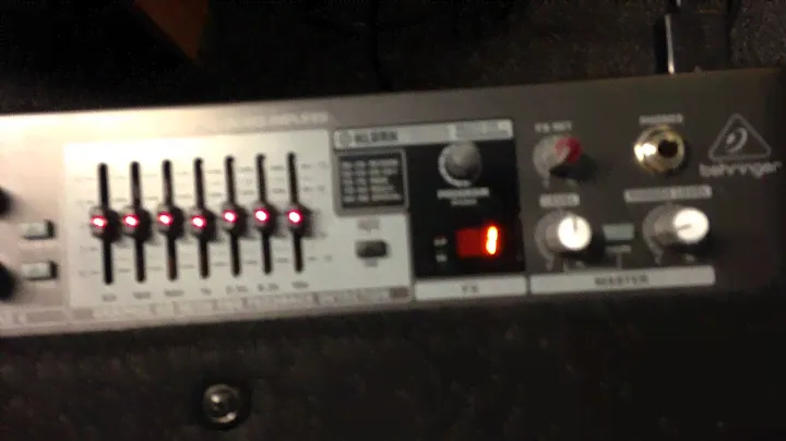 BEHRINGER DEFECTIVE KXD15 KEYBOARD AMPLIFIER