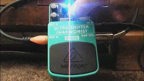 BEHRINGER US600 ULTRA SHIFTER/HARMONIST and harmonica