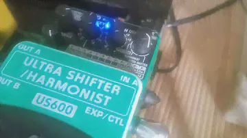 YOU'RE LAZY TO TUNING THE GUITAR TO GO UP AND DOWN A CHORD| USE THIS|BEHRINGER US600 ULTRA SHIFTER
