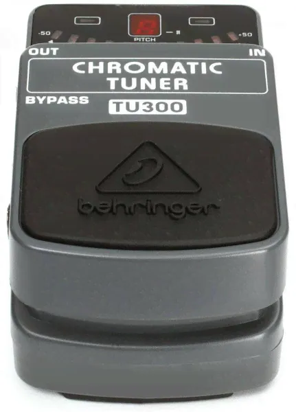 Тюнер BEHRINGER TU300 педаль для настройки гитар и бас-гитар