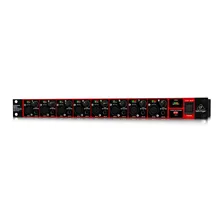Behringer ADA8200 аналого-цифровой / цифро-аналоговый преобразователь