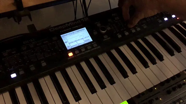 Deepmind 12, RS 7000 - Battle of Basslines