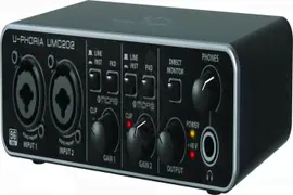 Behringer UMC202