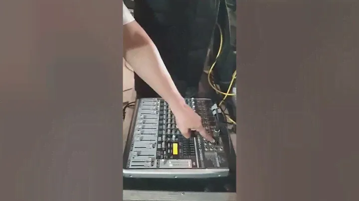 Mixer Behringer XENYX QX1222USB