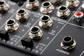 Behringer Q1204USB