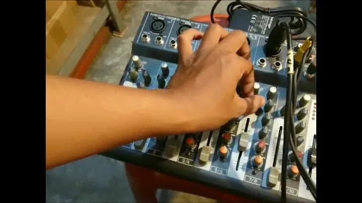 MIXER BEHRINGER