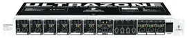 Behringer ZMX8210 - Микшер профессиональный 8-каналь