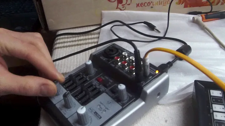 behringer 302usb почему шумит?